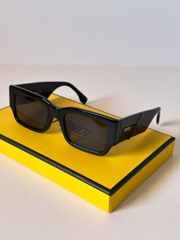 Fendi Unisex Sunglasses - Image 3