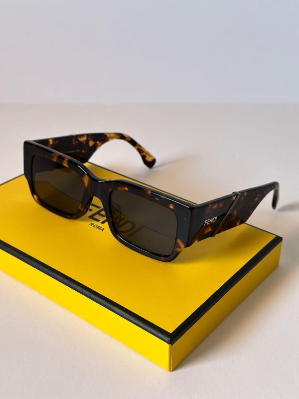 Fendi Unisex Sunglasses - Image 5