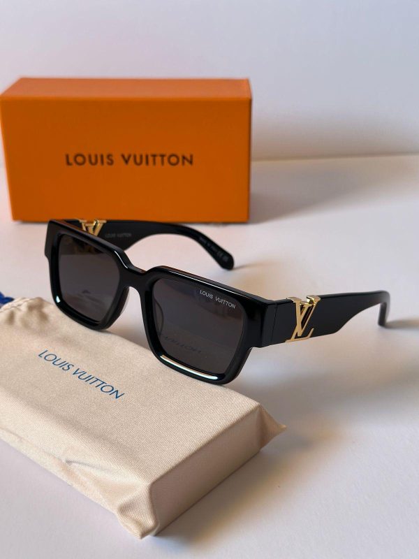 Louise Vuitton Women Sunglasses - Image 3