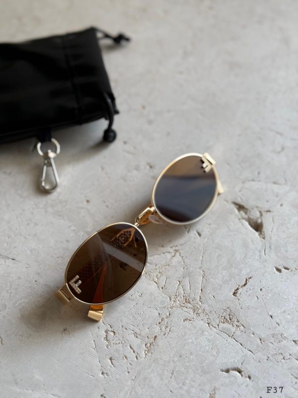 Fendi Round Sunglasses